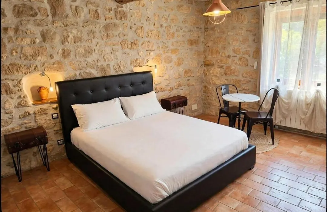 VILLA ARTEMIA Maison vigneronne - chambre d hôtes-B&B-piscine-climatisation-1